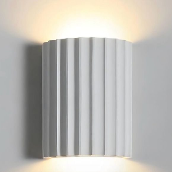 NIB 2 Elegant Modern White Ribbed Lighting Wall Sconces, Bulbs Included - Picture 1 of 8